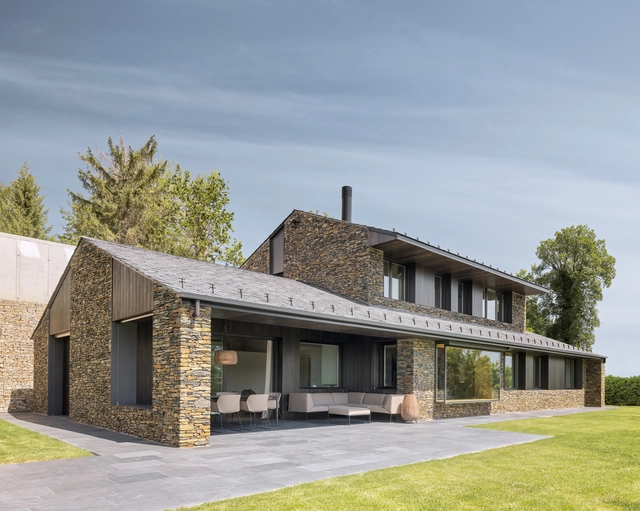 Casa en Puigcerdà / Dom Arquitectura  - Fotografía exterior, Casas, Fachada, Puerta