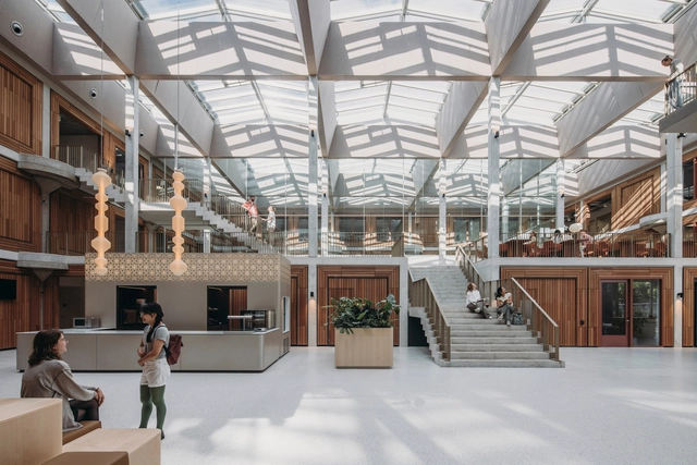 Renovación del edificio Herta Mohr en la Universidad de Leiden / De Zwarte Hond - Fotografía interior, Renovación, Fachada, Fijación Vigas