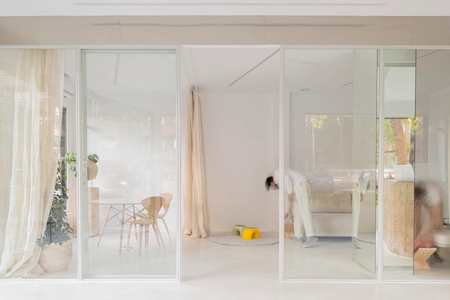 Clínica Dental / JJ + estudio - Fotografía interior, Clínica Dental, Puerta, Sillas