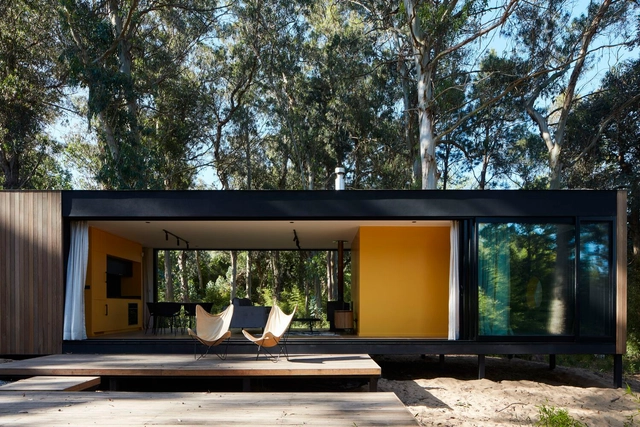 Modular Factory Construction: Discover iHouse Estudio's Projects in Uruguay - Featured Image