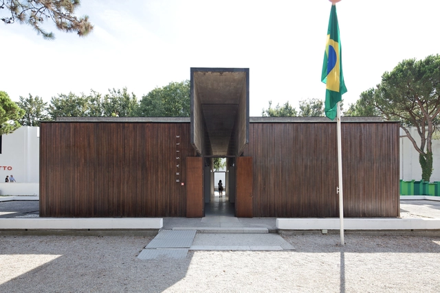 Pesquisa revela diferenças de representatividade de raça e gênero no Pavilhão do Brasil em Veneza   - Imagem de Destaque