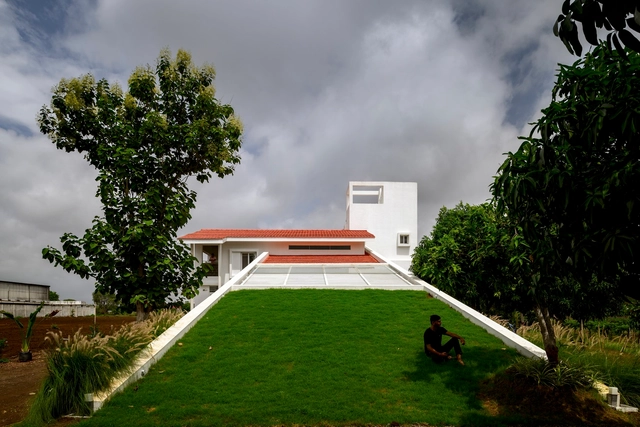 A House in the Grape Farms / Studio Frozen Music - Exterior Photography, Houses, Garden, Facade