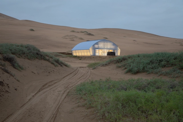 Casa en el desierto Badain / SCHOOL OF ARCHITECTURE AND URBAN PLANNING, NANJING UNIVERSITY - Casas