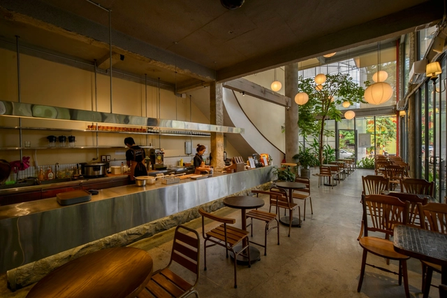 Tiem Tra Cua Trang Coffee / son.studio - Interior Photography, Coffee Shop Interiors, Beam, Table, Chair