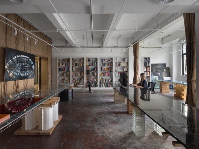SpActrum Shanghai Office / SpActrum - Interior Photography, Offices Interiors, Table