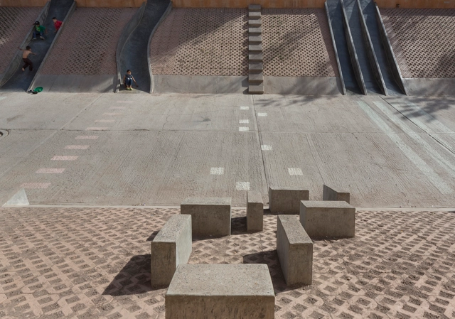 De piezas prefabricadas a mobiliario urbano: 4 proyectos arquitectónicos con soluciones en hormigón - Imagen Principal