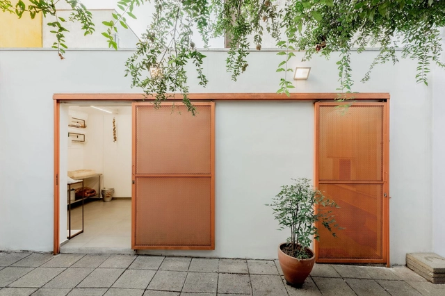 Atelier Cambuci / Pedro Paulo Torggler Arquiteto + Estúdio Itá - Fotografia de Interiores, Edifícios De Escritórios, Porta, Fachada
