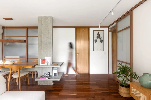 Apartamento Oriente / CoDA Arquitetura - Fotografía interior, Renovación, Puerta, Sillas, Mesas