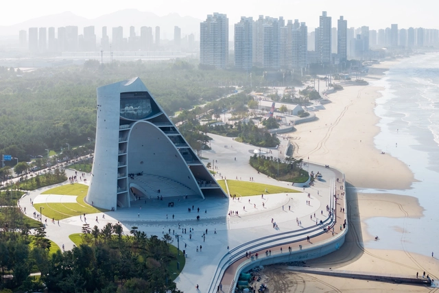Sun Tower / OPEN Architecture - Library