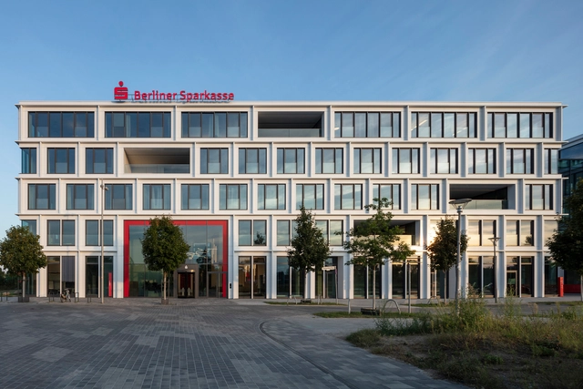 Berliner Sparkasse Office Campus / Tchoban Voss Architekten - Sustainability & Green Design