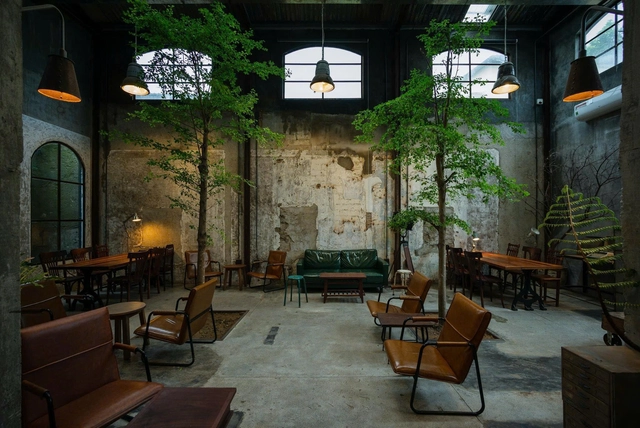 Cafetería Tan Coffee / Son Studio - Fotografía exterior, Café, Puerta, Mesas, Sillas