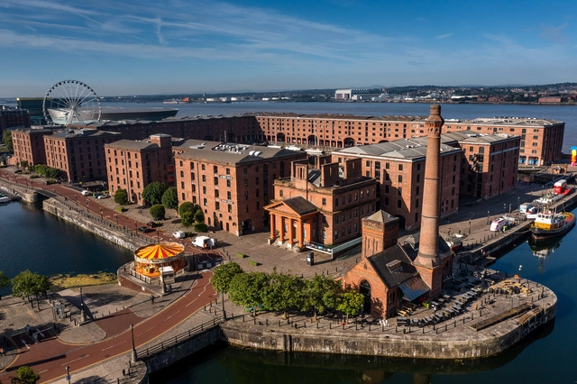 “勇敢直面我们的共同历史”：对话 Feilden Clegg Bradley 工作室的 Kossy Nnachetta - 主图