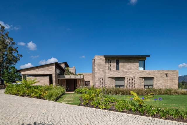 Casa Burcano / Veleta Arq - Casas