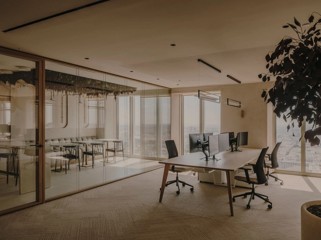 Oficinas Torre Picasso / Destudio - Fotografía interior, Sustentabilidad, Fachada, Mesas, Sillas