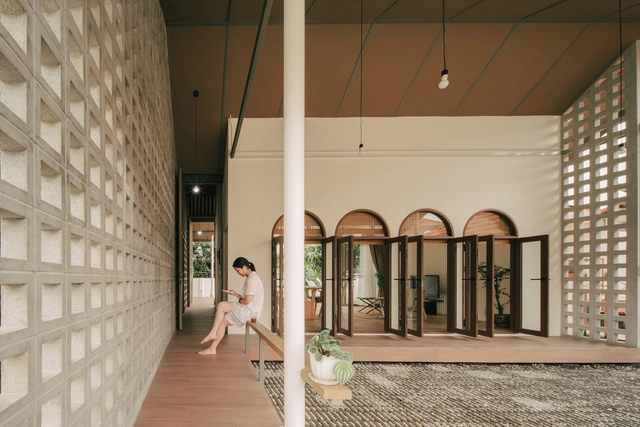 流动住宅 / Out & About Architects - 室内图, 独立住宅, 表皮, 拱, 扶手