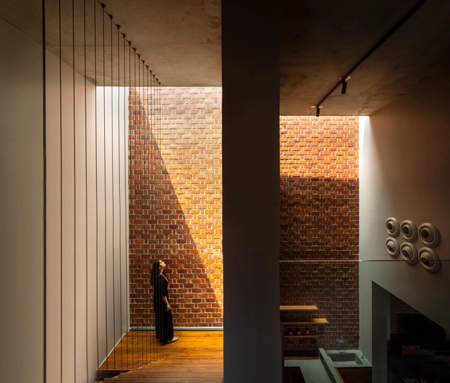 Overprovision: Exploring Purposefully Wasteful Spaces in Residential Design - Featured Image