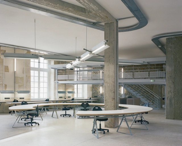 Ateliers Versailles / minuit architectes - Interior Photography, Educational Architecture, Table