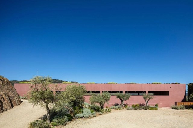 Adega Menin Wine Company / Arnaldo + João Pimentel Barbosa - Winery