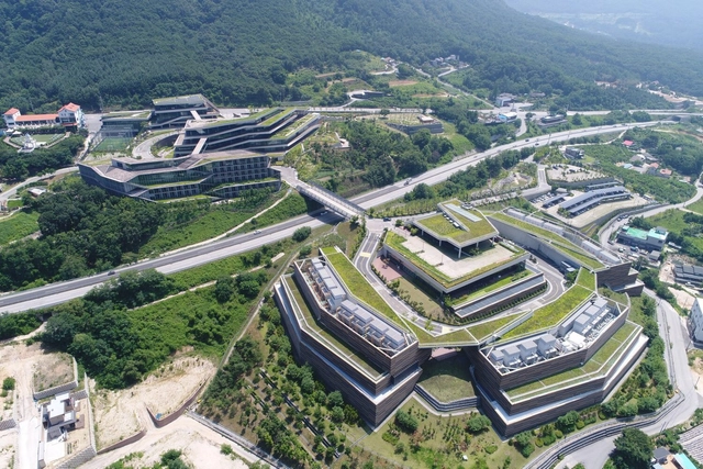 数据中心设计的演变：模块化建造、可持续建筑与融合形式 - 主图