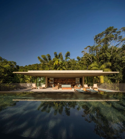 Casa en los árboles / studio mk27 - Casas