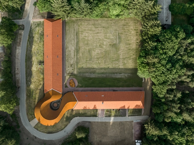 From Patina to Purpose: 15 Projects that Explore Corten Steel as a Design Element - Featured Image