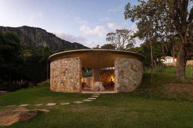 Chapel at the Foot of the São José Mountain Range / MACh Arquitetos - Sustainability