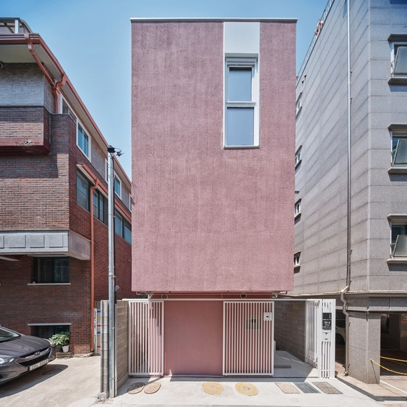 Pink Oasis House / TIUM Architects - Exterior Photography, Houses, Balcony