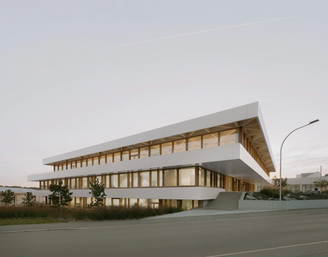 特朗普夫施拉姆贝格技术中心 / Barkow Leibinger - 建筑图, 科学中心