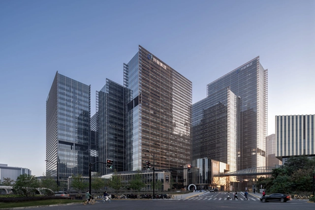 尚浦领世多功能办公园区 / gmp Architects - 建筑图, 办公设施, 城市