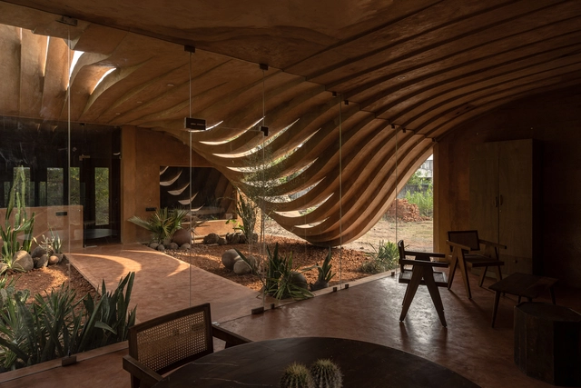 Exploring Fluid Forms in Indian Architecture: A Cultural Perspective - Featured Image