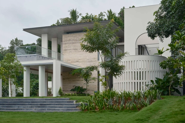 Mathamangalam House / SOHO Architects - Houses