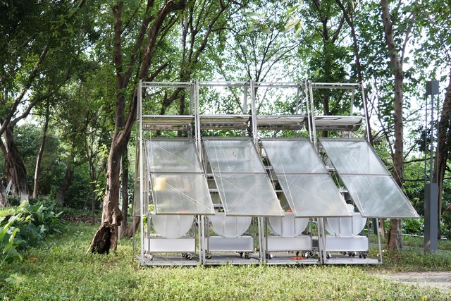 Your Greenhouse is Your Kitchen / Office for Roundtable + JXY Studio - Temporary Installations