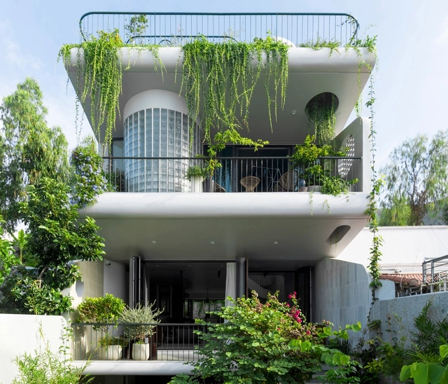 Nha Trang Pool Villa / NAQI & Partners - Exterior Photography, Houses, Balcony