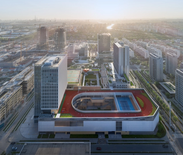 上海金鼎平和学校 / c+d Design Center - 建筑图, 高中, 城市