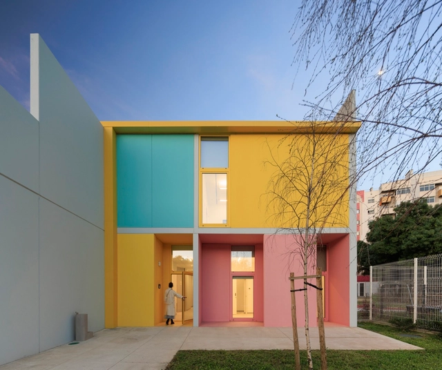 4 guarderías modulares en Lisboa / SUMMARY - Fotografía exterior, Kindergarten, Puerta