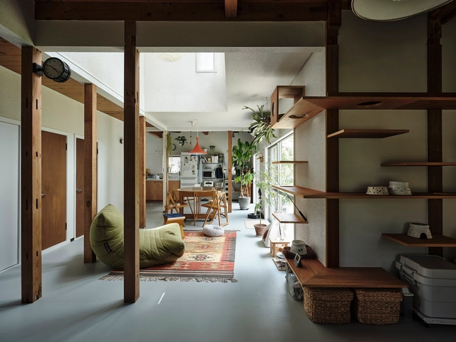 Casa Fueda / ROOVICE - Fotografia de Interiores, Renovação, Viga, Iluminação, Cadeira