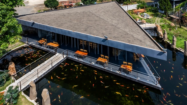La Do Coffee / SPNG Architects + NTA-Architecture - Coffee Shop