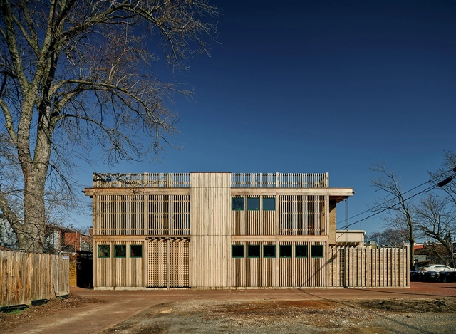Brown House / BLDUS - Houses