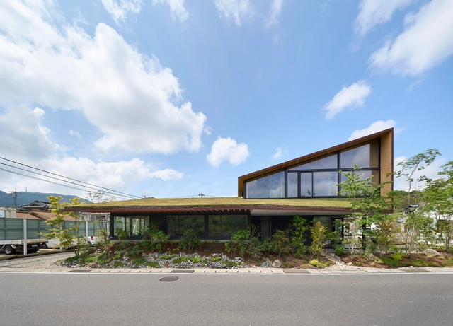 御冢基地 / HAYATO KOMATSU ARCHITECTS - 办公设施
