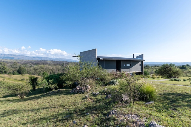 Refugio de montaña para 14-Leguas / 3164.estudio + SDF Arquitectos  - Casas
