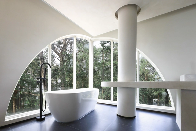 From Home to Hotel: A Design Comparison Across 20 Bathrooms - Featured Image
