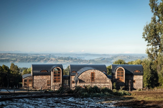 A Cultural, Architectural, and Territorial Tradition: Houses That Recycle and Showcase Wooden Shingles in Chile - Featured Image