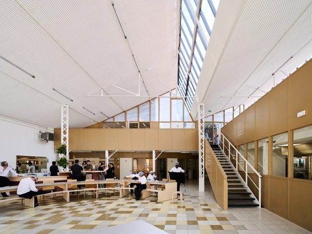 Cooking School for Migrants  of Renovation Industrial Hall /  FREAKS - Interior Photography, Refurbishment, Stairs, Chair