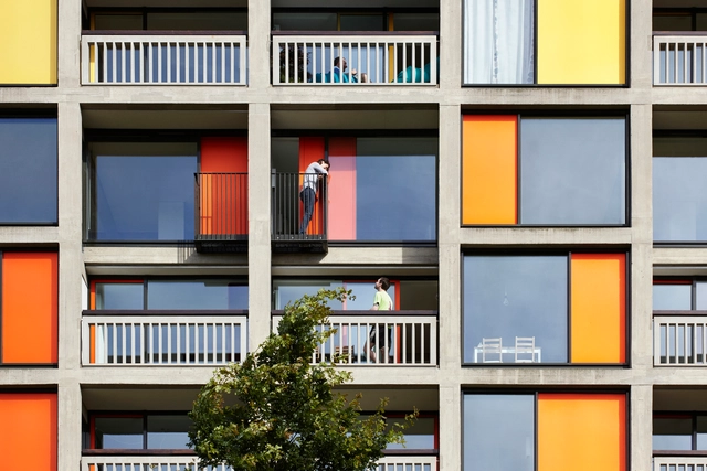 Estratégias materiais para atualizar e reutilizar clássicos modernistas - Imagem de Destaque