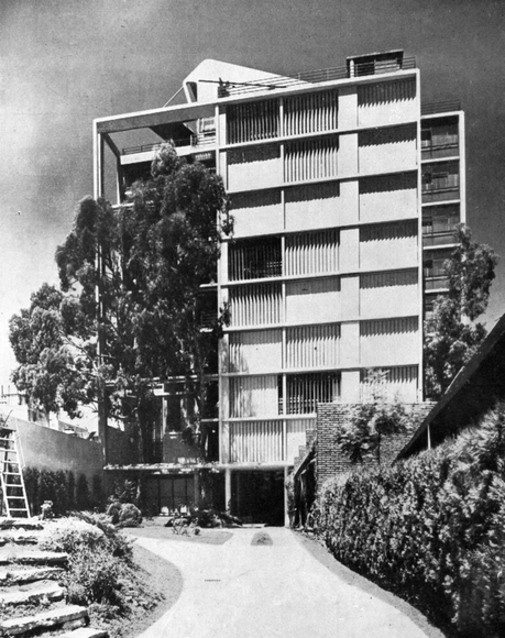 La adaptación del movimiento moderno en Argentina: el Grupo Austral y el edificio Los Eucaliptos  - Imagen Principal