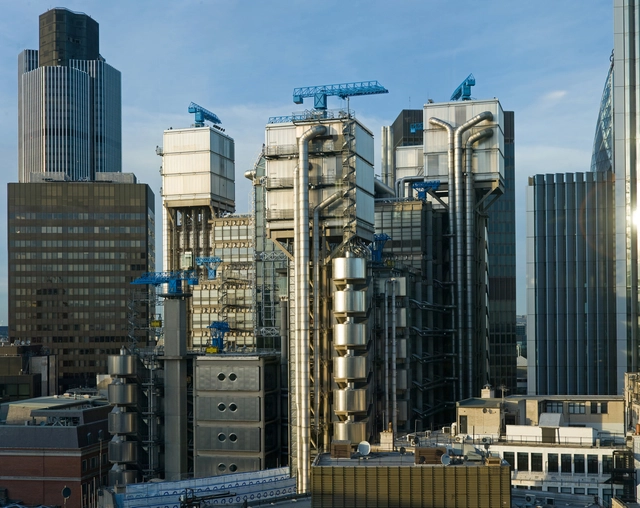 The Timeless Appeal of Modernism in Technology and Digital Architecture - Featured Image