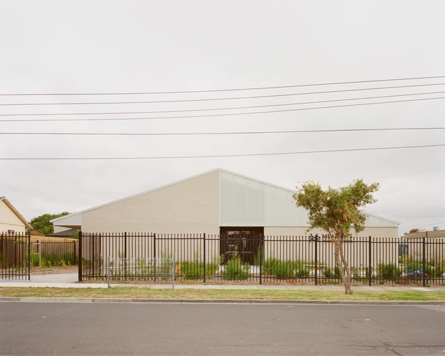 梅多斯小学 / Project 12 Architecture - 中小学校