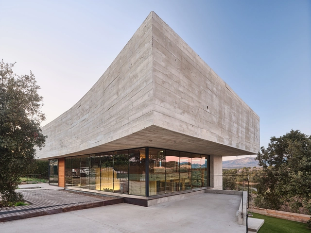 Casa Roble / MUKA Arquitectura - Casas