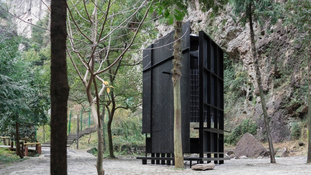 Pabellón Drop-Stop / aptdotapt - Instalaciones Y Estructuras