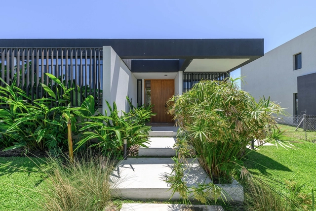 Casa Ceibos / Barrionuevo Villanueva Arquitectos - Fotografía exterior, Casas, Jardín